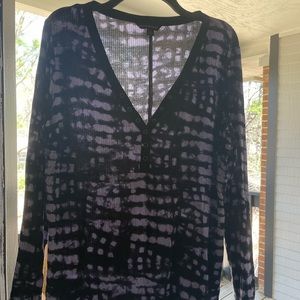 Purple & black vneck top